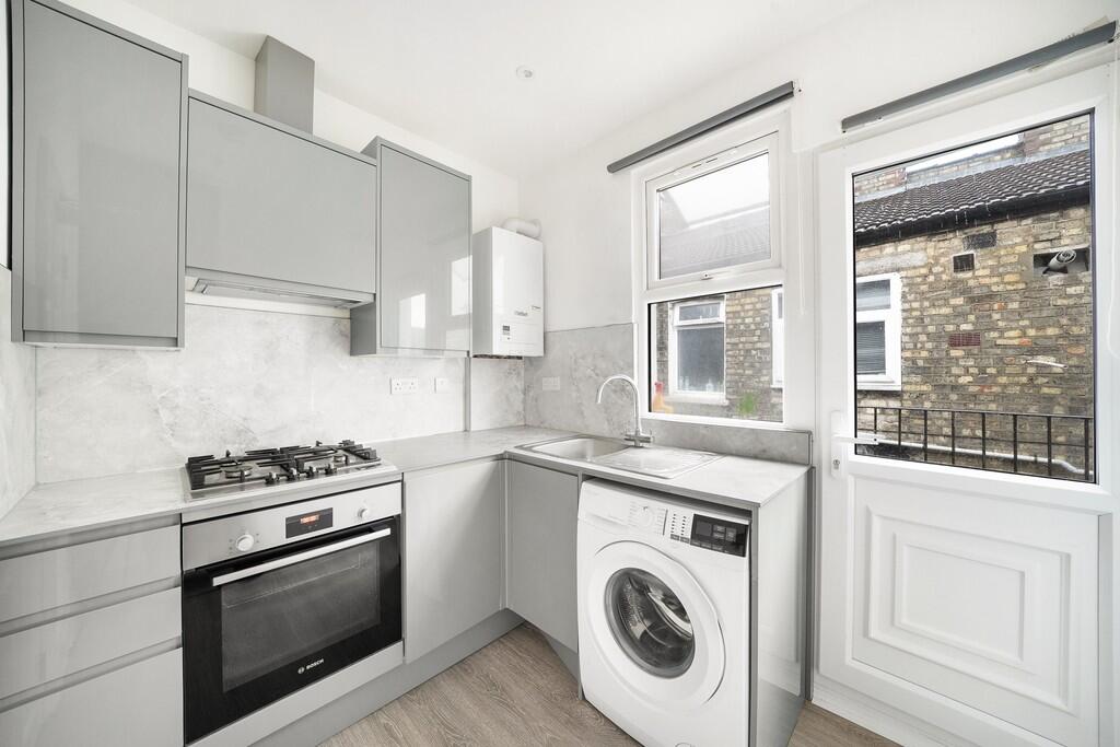 Frome Road, Wood Green  photo 3