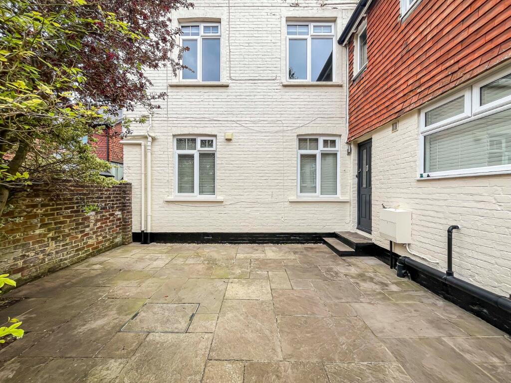 Main image of property: The Glen House, Crossways Road, Grayshott, Hindhead, Hampshire