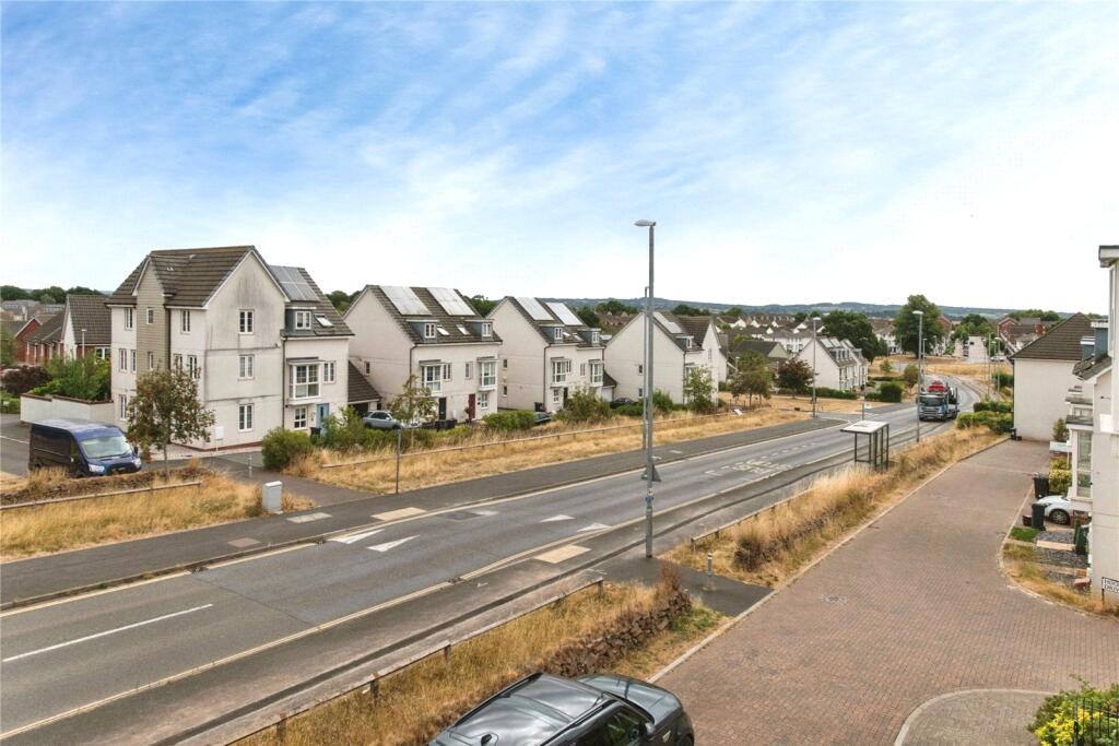 Apartment in Exeter - More