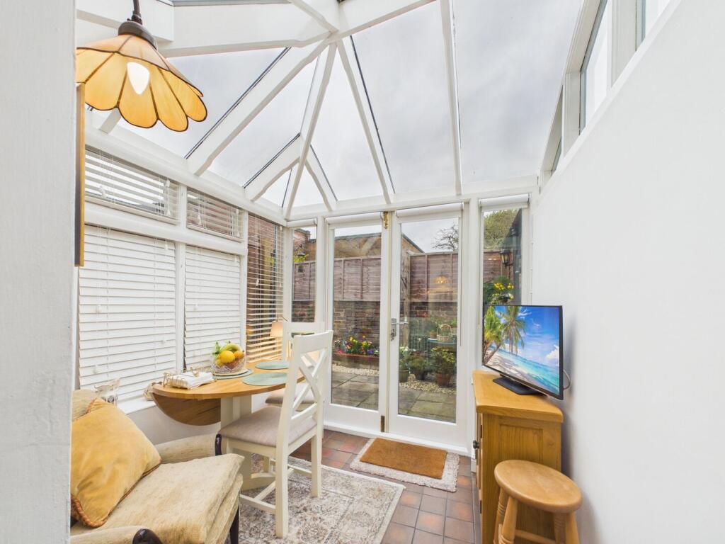House in Bridgnorth, High Town, Oldbury - More