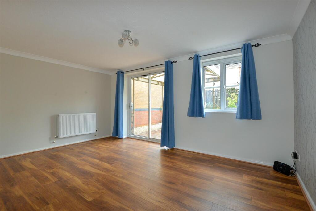 Additional image 3 of Moorland Road, Street