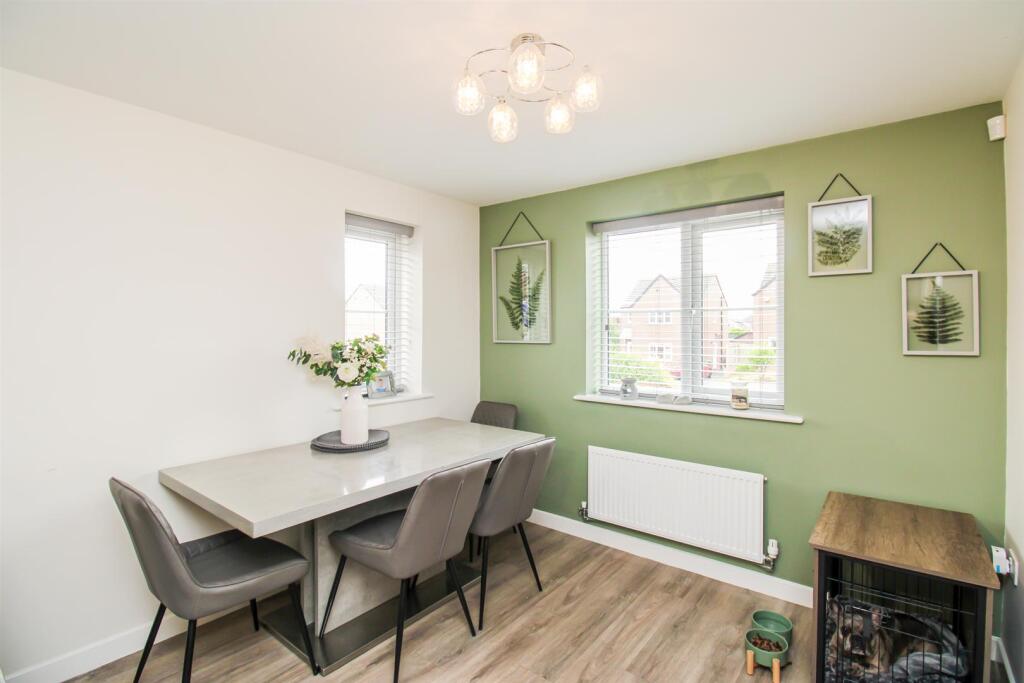 House in Wakefield - View 5