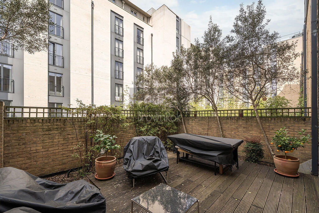 3 bedroom town house for rent