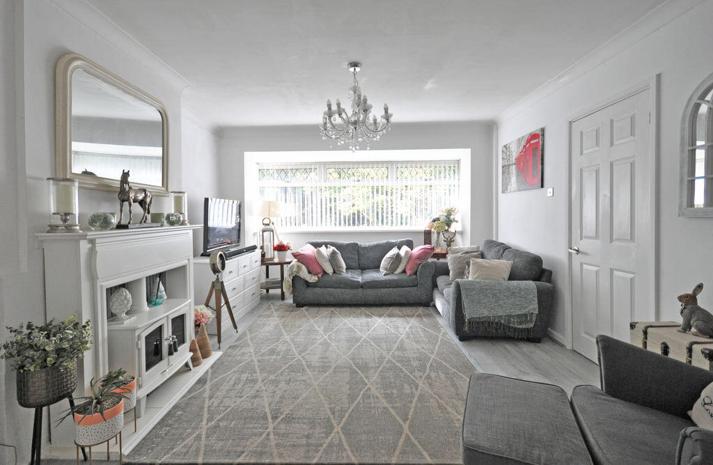 Orchard Close, Bassaleg photo 2