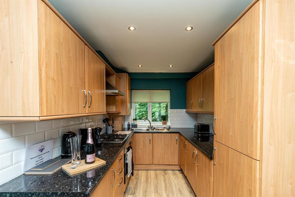 Thelwall New Road, Grappenhall, Warrington, WA4 photo 4