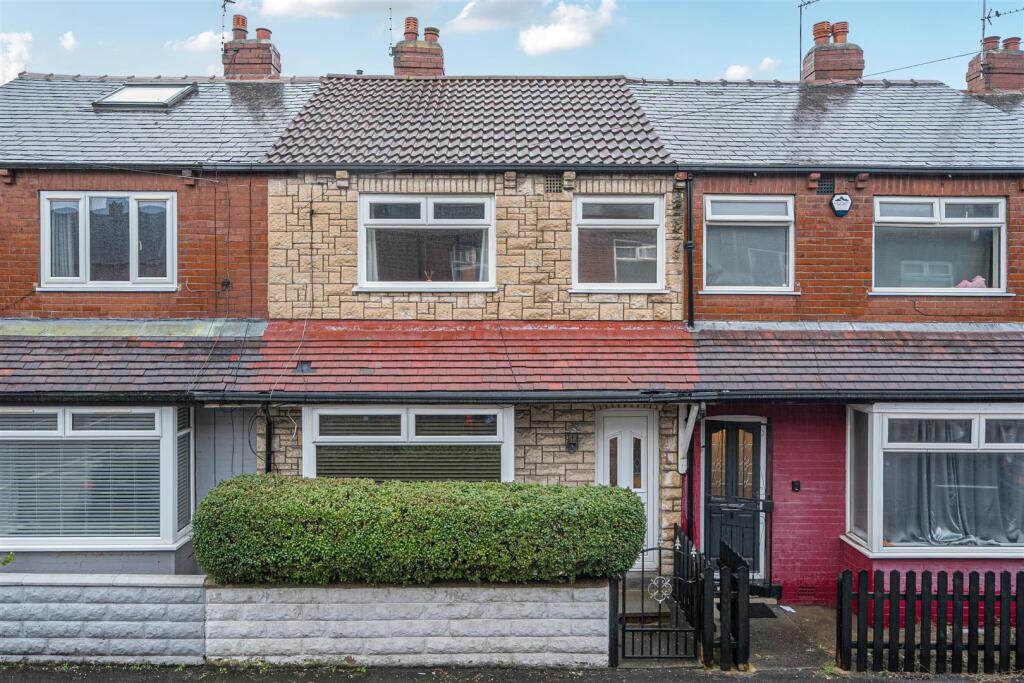 Main image of property: Dawlish Mount, Leeds