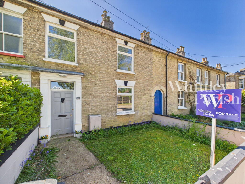 4-bed terraced on Roydon Road, Diss IP22 4LN, £270,000