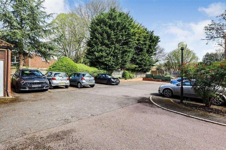 Additional image 8 of Roundwood Lane, Harpenden, AL5