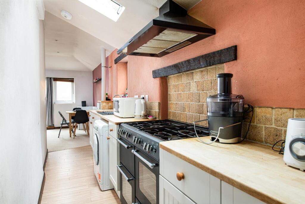Apartment in Bristol - View 2