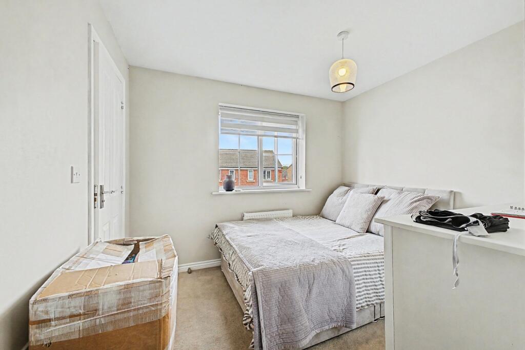 House in Northampton, Hunsbury Meadows - View 4