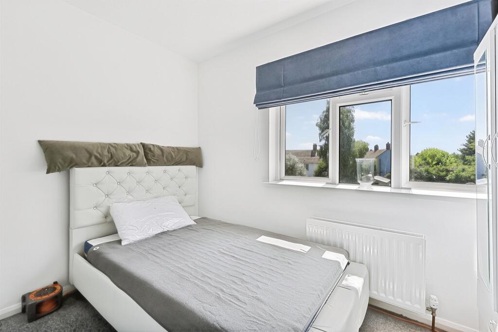 Pembroke Road, Northampton - View 4