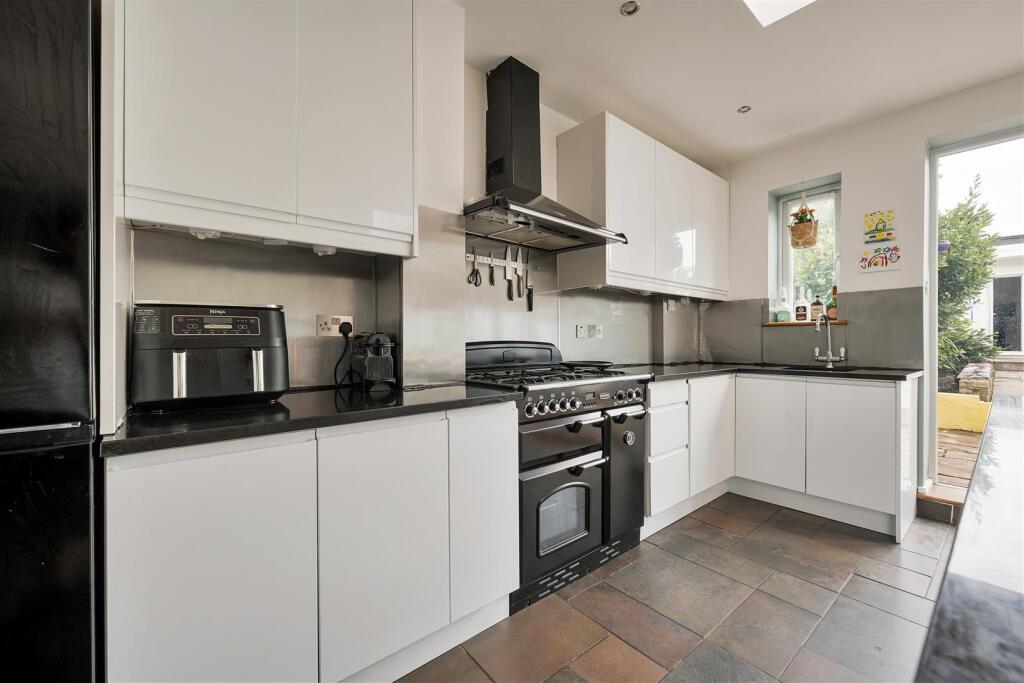 House in London, Chingford - View 4