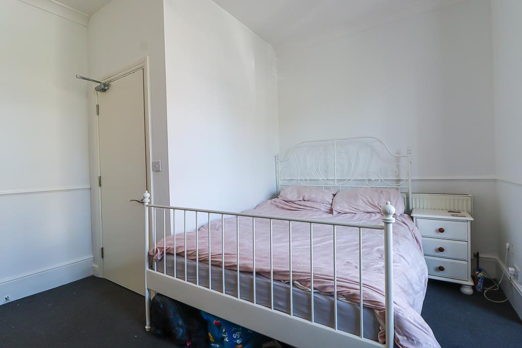 Apartment in Southend-on-Sea, Essex - View 5