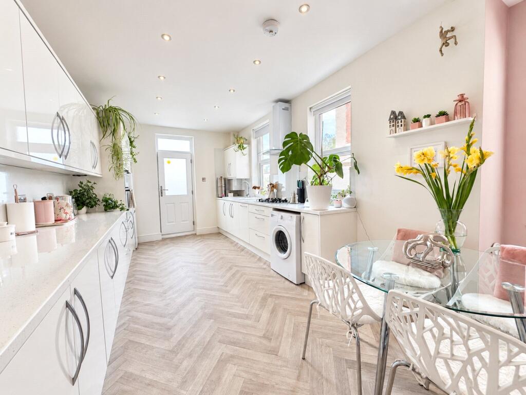 Apartment in Chester - View 5