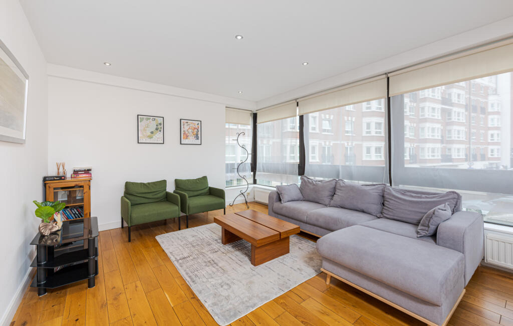 Main image of property: High Street Kensington, W8