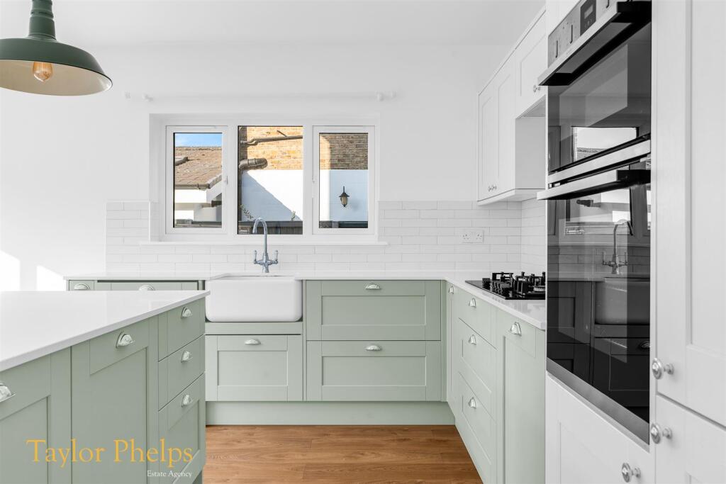 House in Ware, Kings Hill - View 5