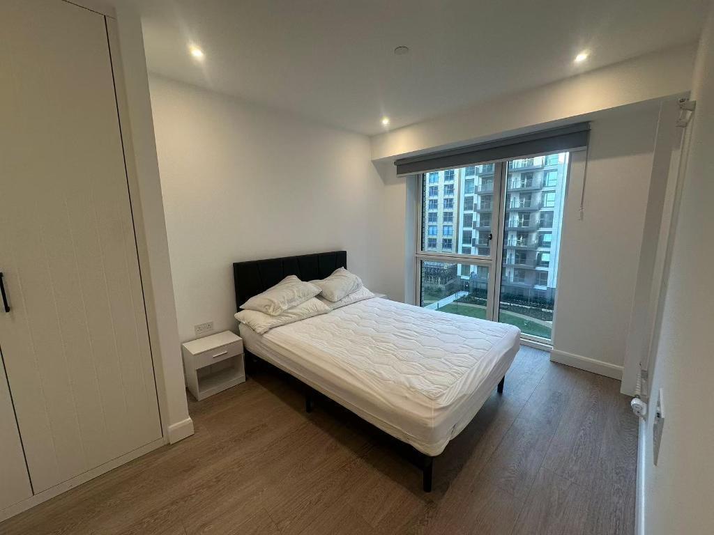 Main image of property: 12B Western Gateway, London, E16 1BB