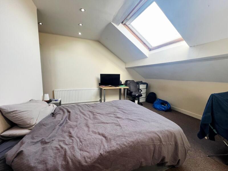 6 bedroom terraced house for rent