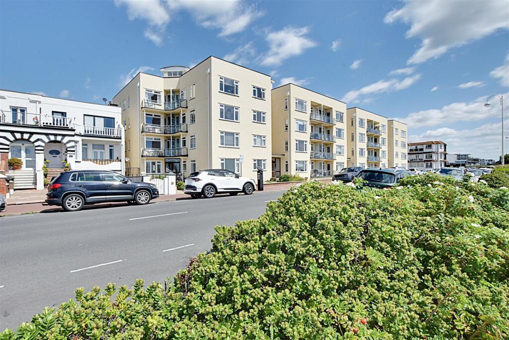 2-bed flat on West Parade, Bexhill-On-Sea, £230,000