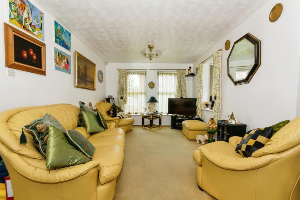 Apartment in Birmingham, West Midlands - View 5