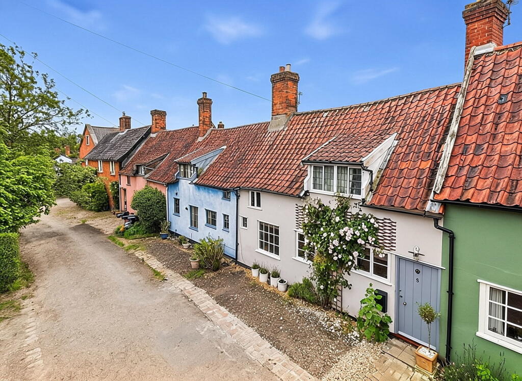 Main image of property: Chapel Hill, New Buckenham, Norwich NR16 2BD