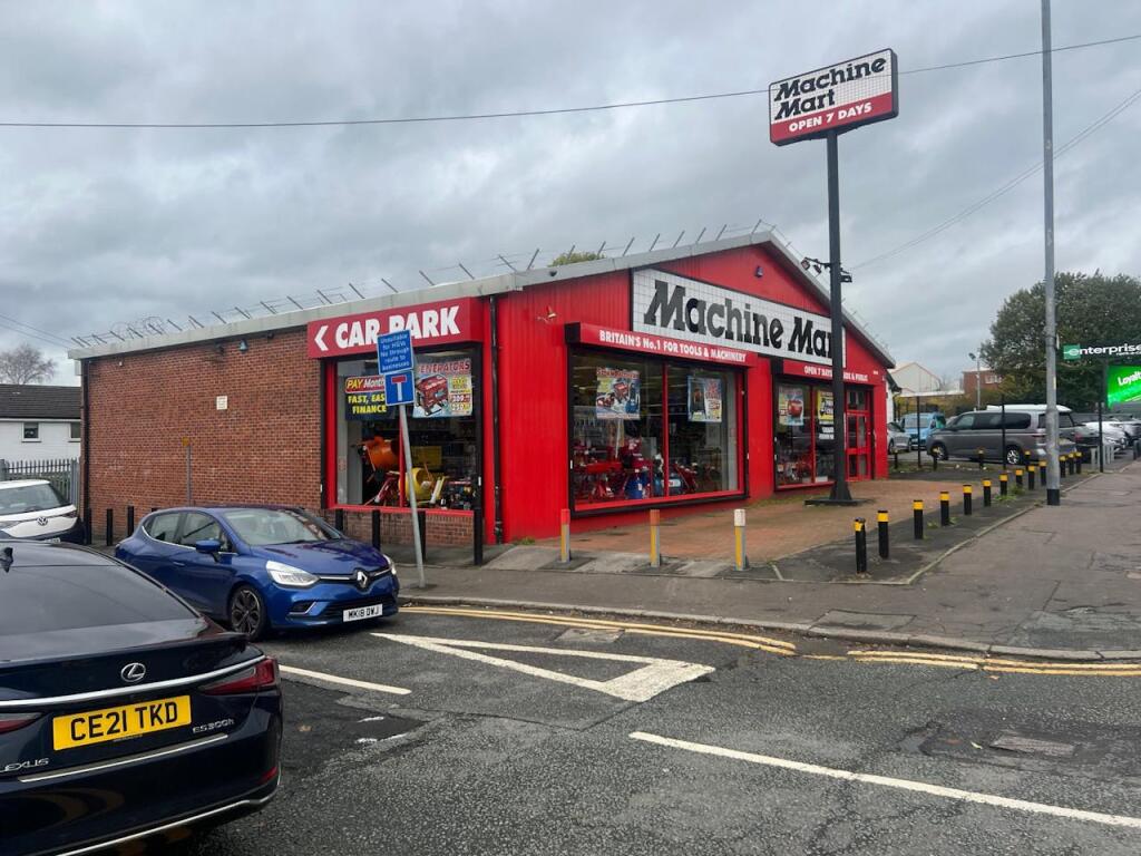 Main image of property: 209 Bury New Road, Manchester, M8 8DU