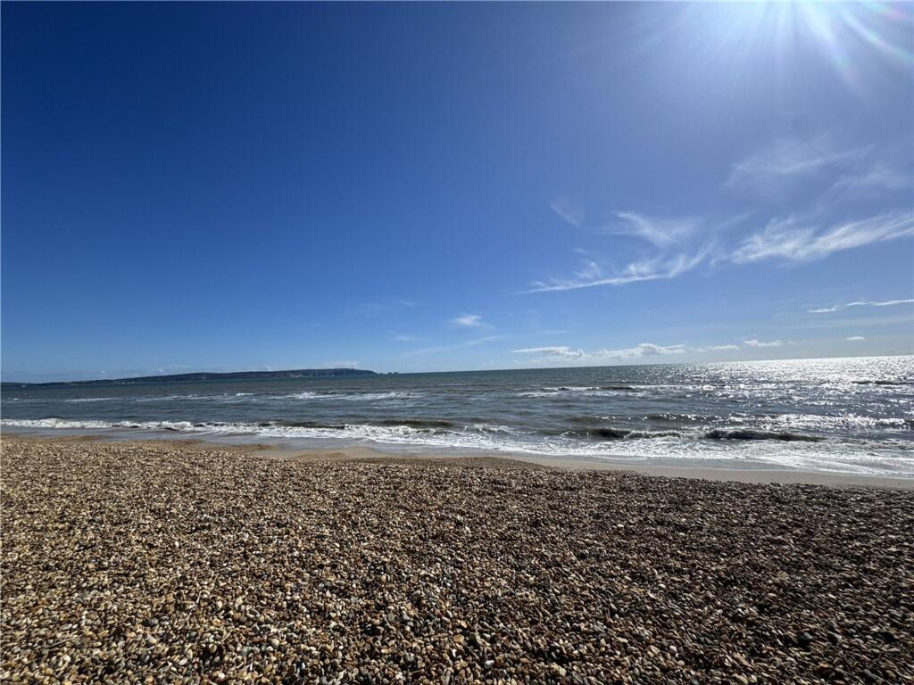 Milford On Sea, Hampshire, SO41 photo 3