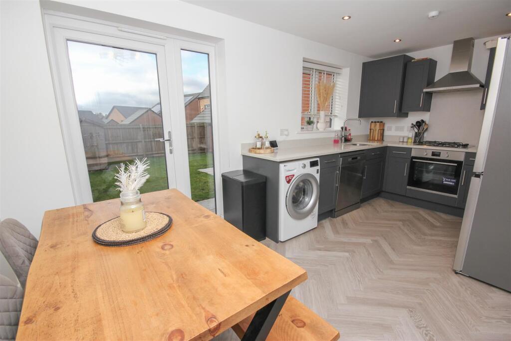 House in Wellingborough, Glenvale Park - View 3