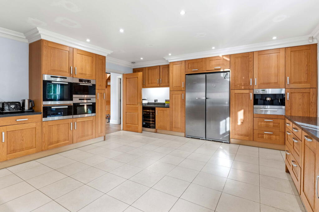 Additional image 8 of Pottersheath Road, Welwyn, AL6 9SY