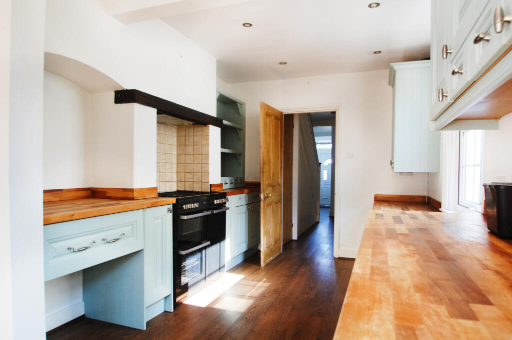 House in Tatling End, Gerrards Cross - View 4