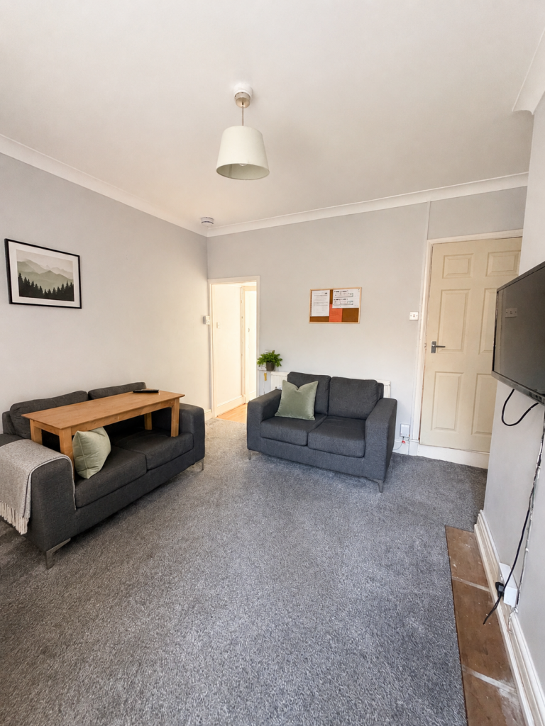 House in Leicester - View 2