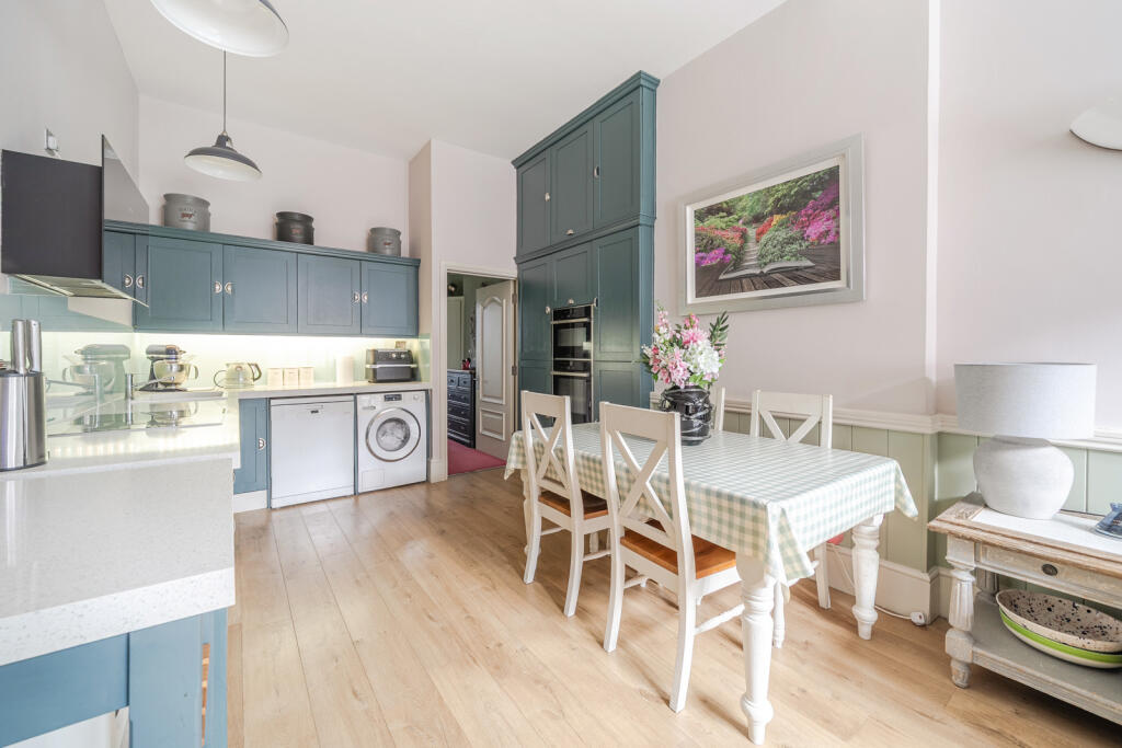 Apartment in Sunbury-on-Thames, Kempton Park - View 4