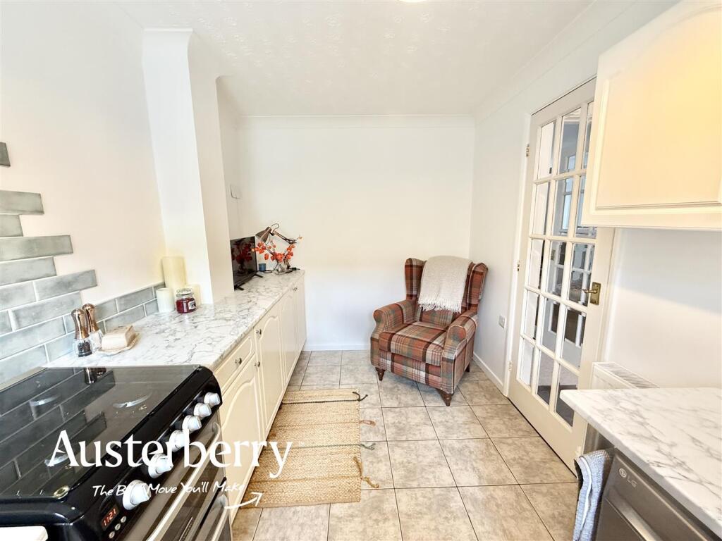House in Stoke-on-Trent - View 4