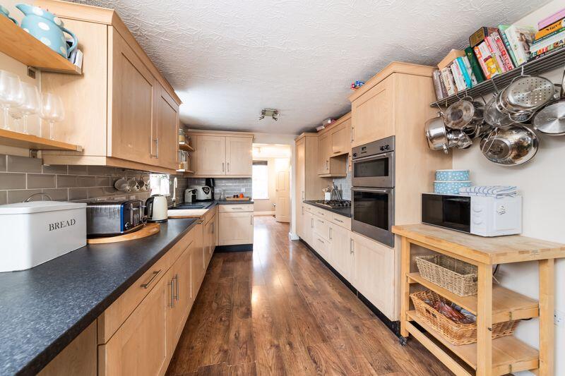 15, Lord Grandison Way photo 3