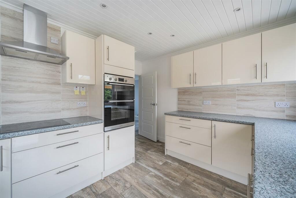 Broadsands Avenue, Paignton photo 4
