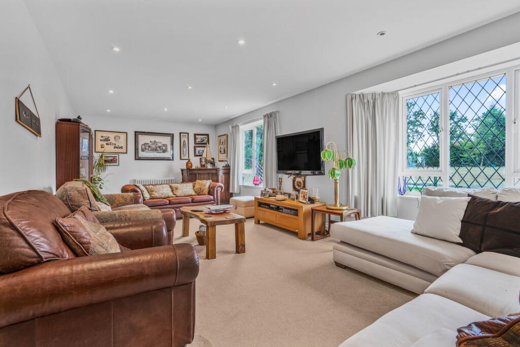 House in Guildford, East Horsley - View 3
