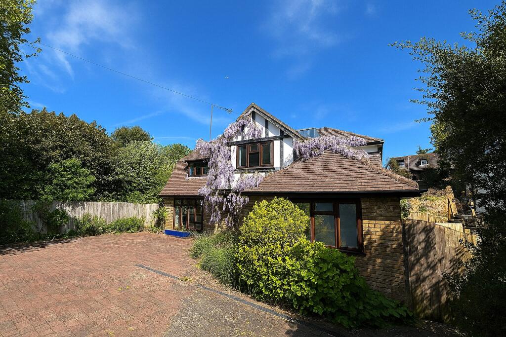 5-bed detached on Brownlow Road, Croydon, CR0, £950,000