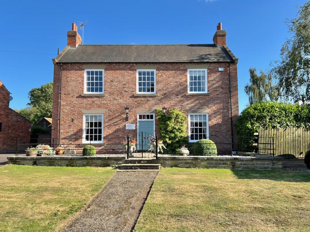 4-bed detached on Potters Lodge, Marton, Sinnington, YO62 6RD, £975,000
