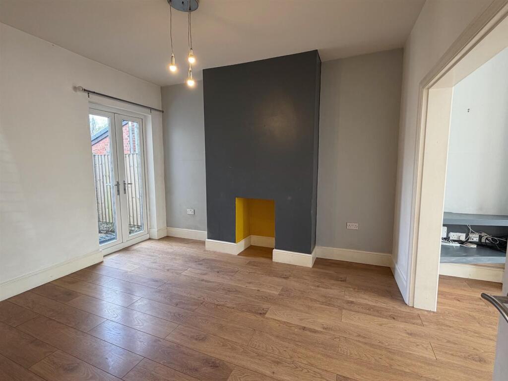 House in Wrexham, Rhosddu - View 5