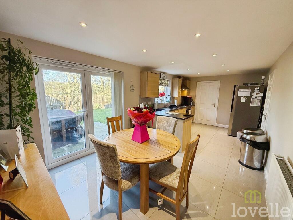 Furnace Close, North Hykeham, LN6 photo 2