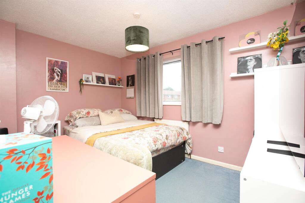House in Swindon, Lyneham and Bradenstoke - More