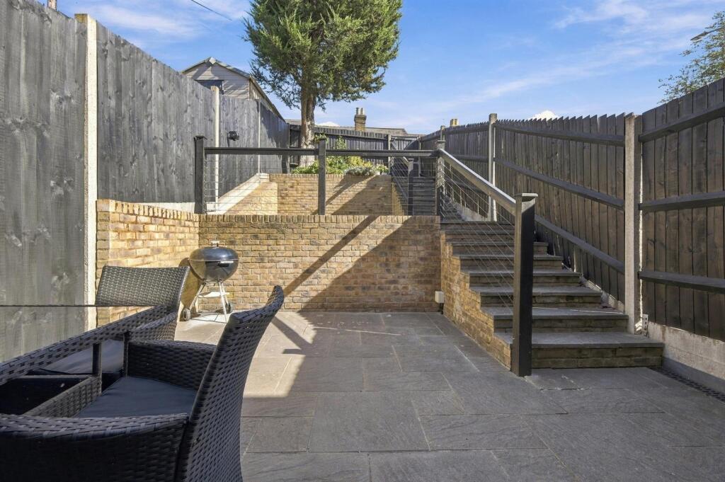 House in Stevenage - View 4