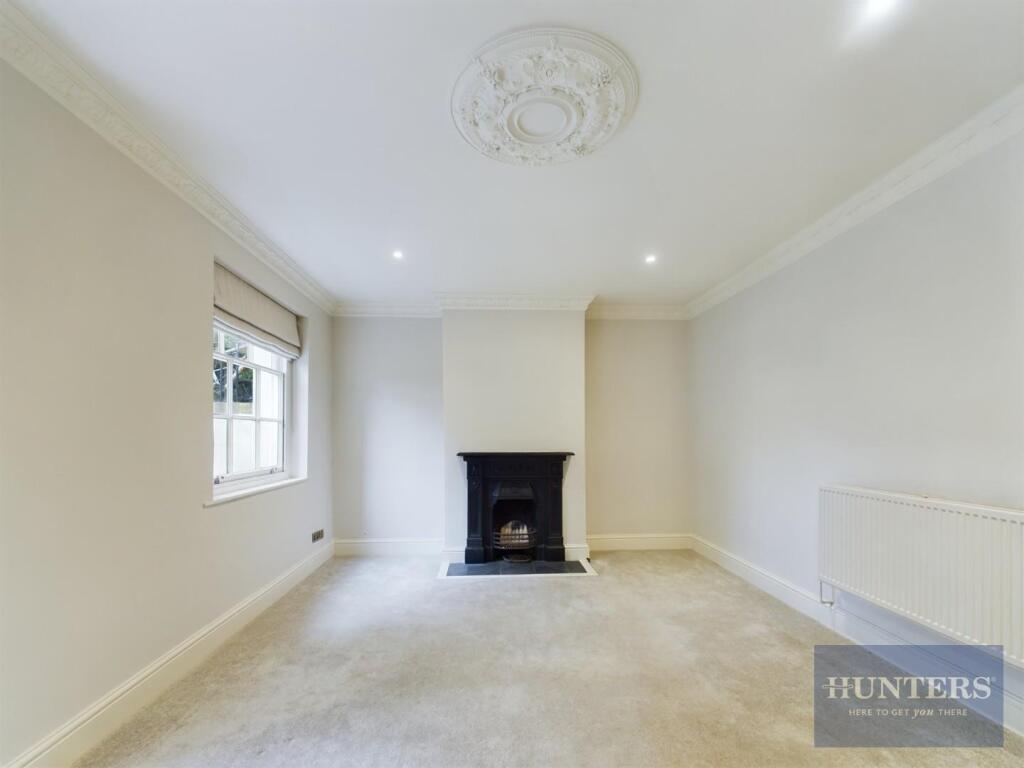 Apartment in Cheltenham, Marle Hill, Pittville - View 3