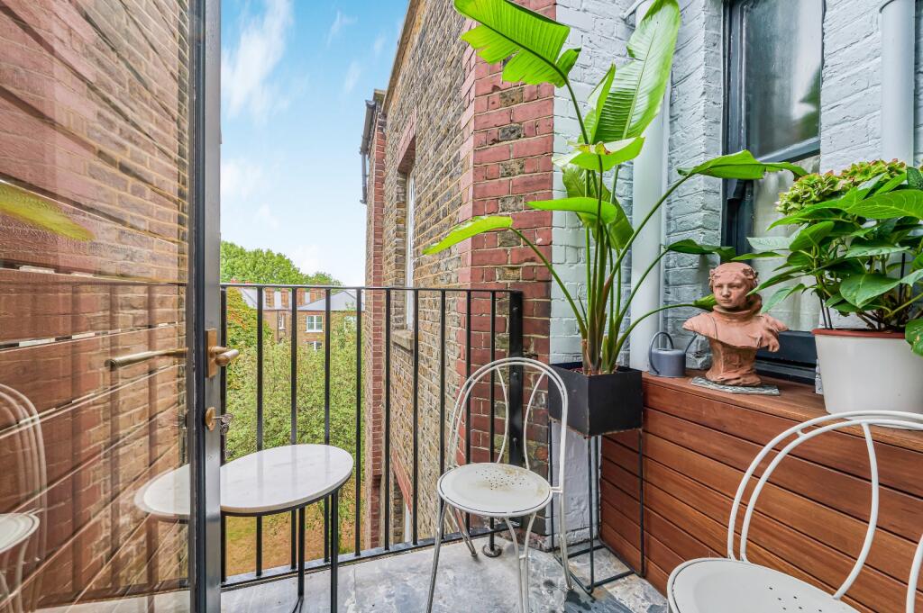 Apartment in London - View 4