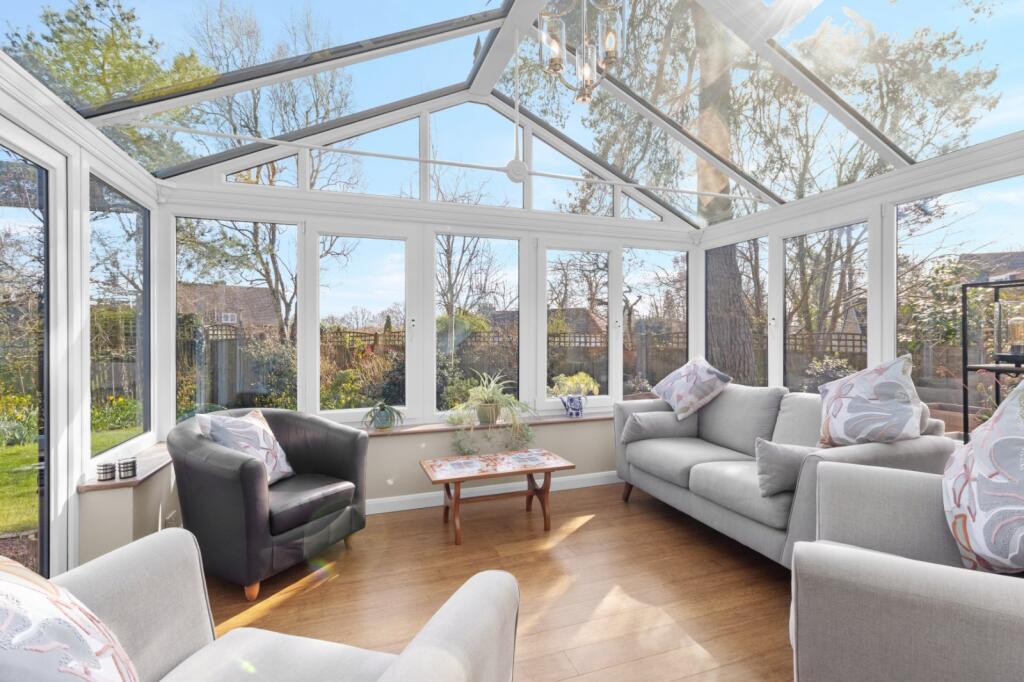Greenfield Drive, Ridgewood, Uckfield, East Sussex, TN22 photo 4