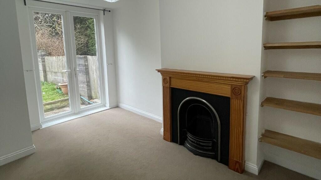 1 bedroom house share for rent