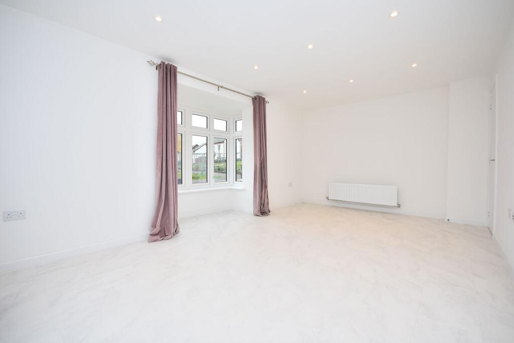 House in Northampton - View 3