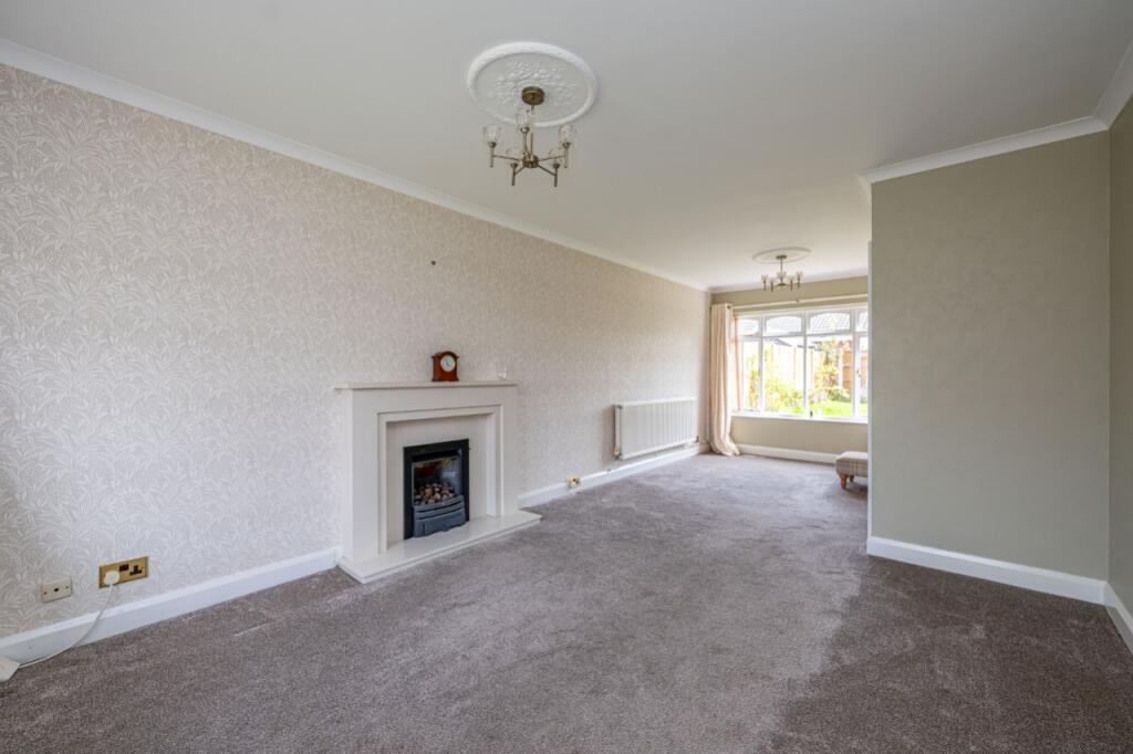 Rockland Gardens, Willenhall, WV13  photo 5
