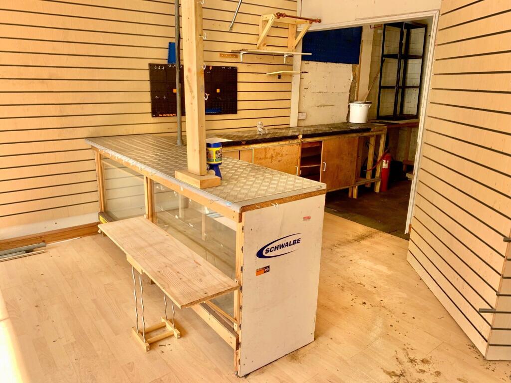 Apartment in Wirral, Hoylake - More