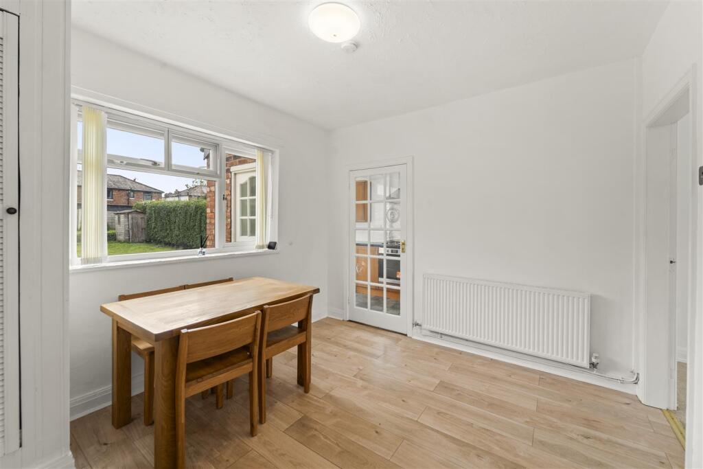 House in Trafford, Ashton upon Mersey - More